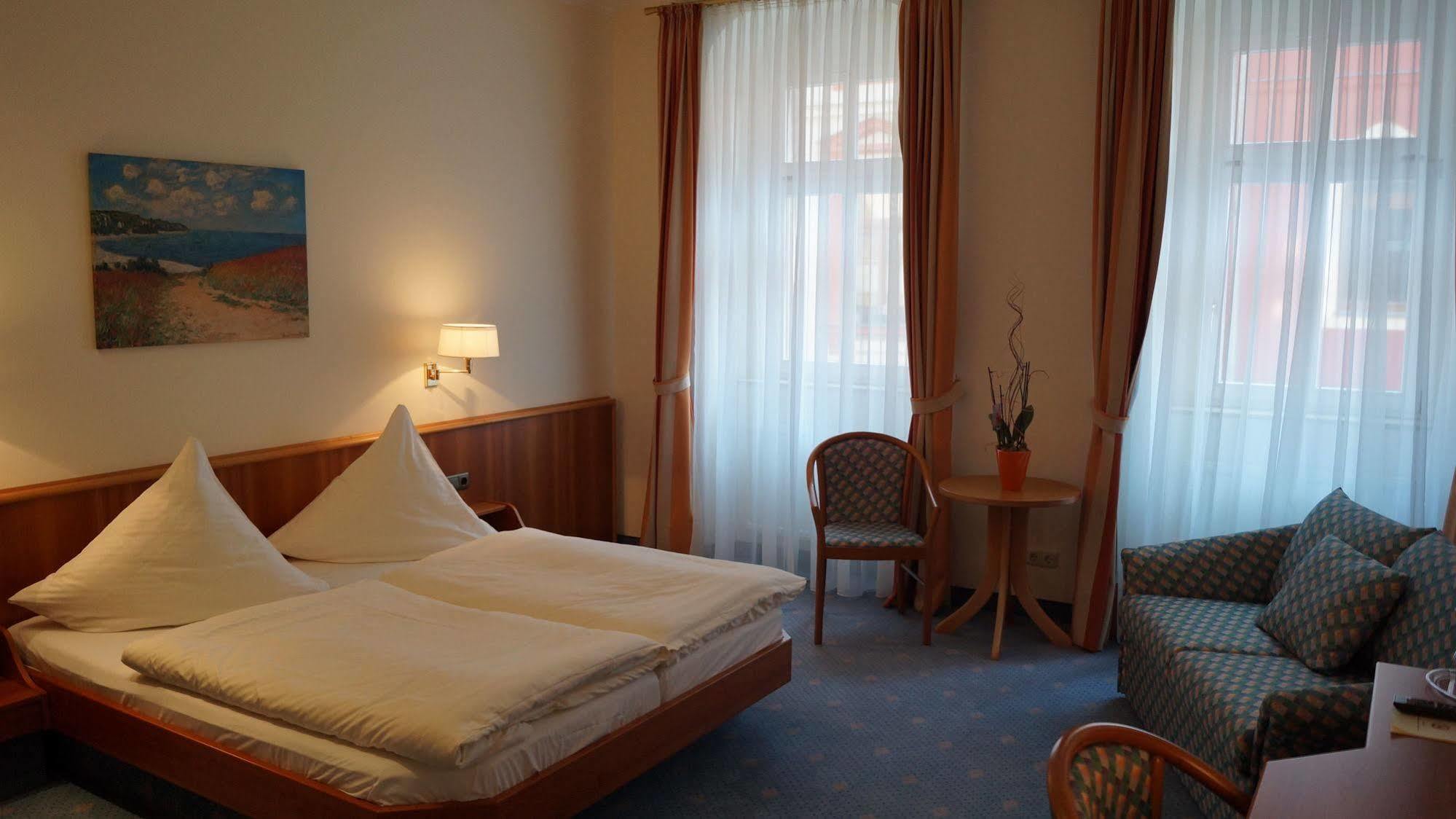 Hotel Goldener Loewe Waldheim Eksteriør billede